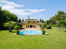 https://www.merprovence.com/proprietes/plan-de-la-tour-villa-dexception-le-village-a-pied/