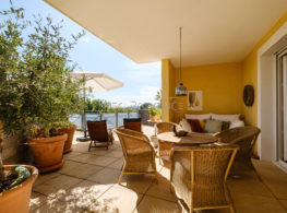 https://www.merprovence.com/proprietes/sainte-maxime-2-pieces-grande-terrasse-box-et-piscine/